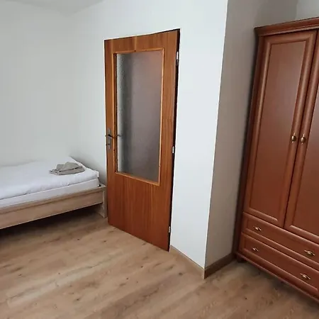 Damal Pri Liptovskej Mare Nyaraló